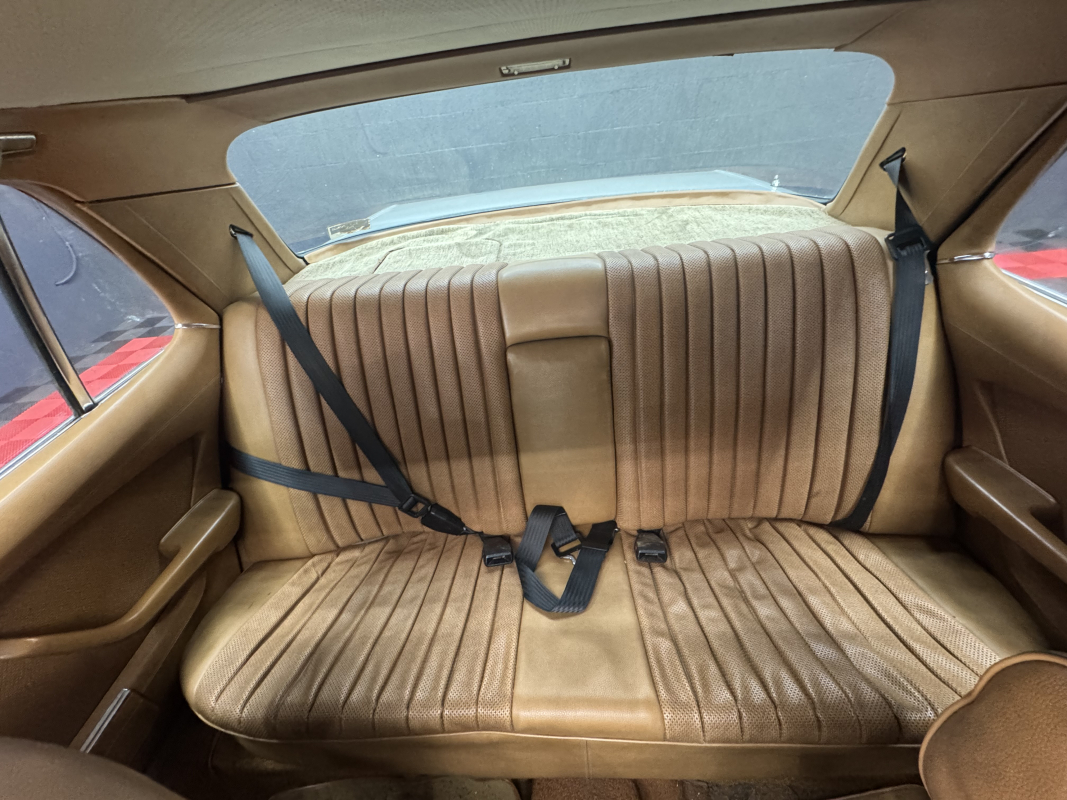 Mercedes 280 — 16