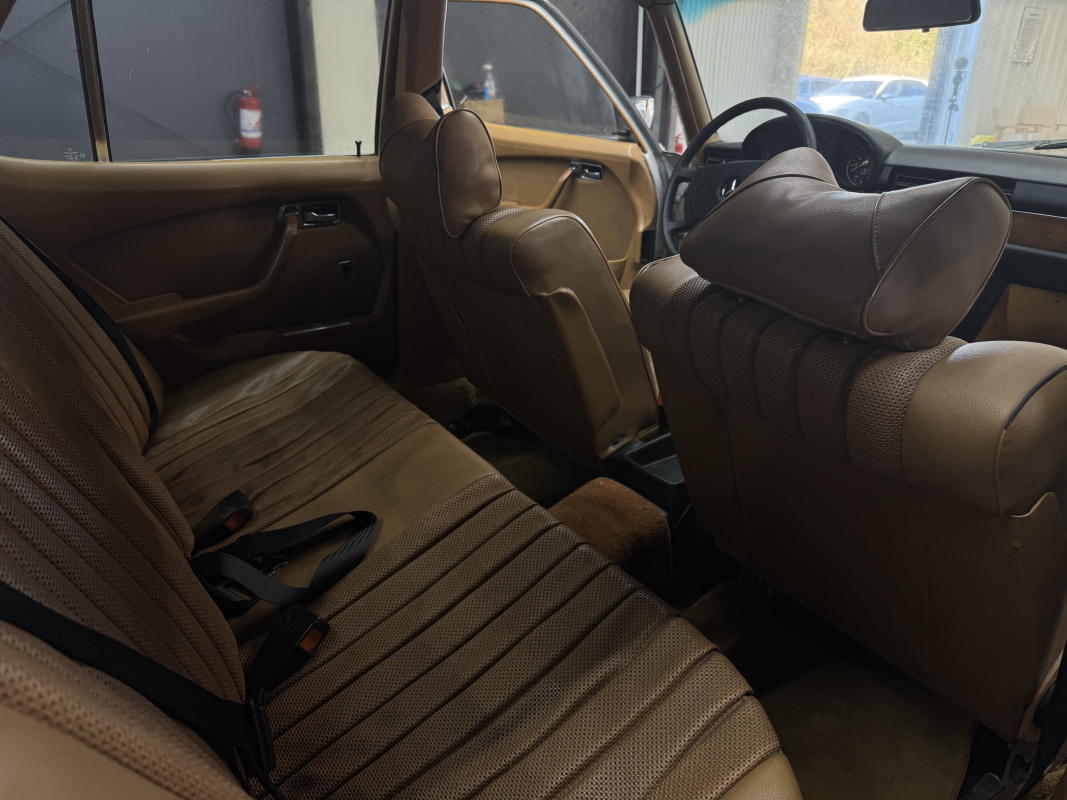 Mercedes 280 — 14