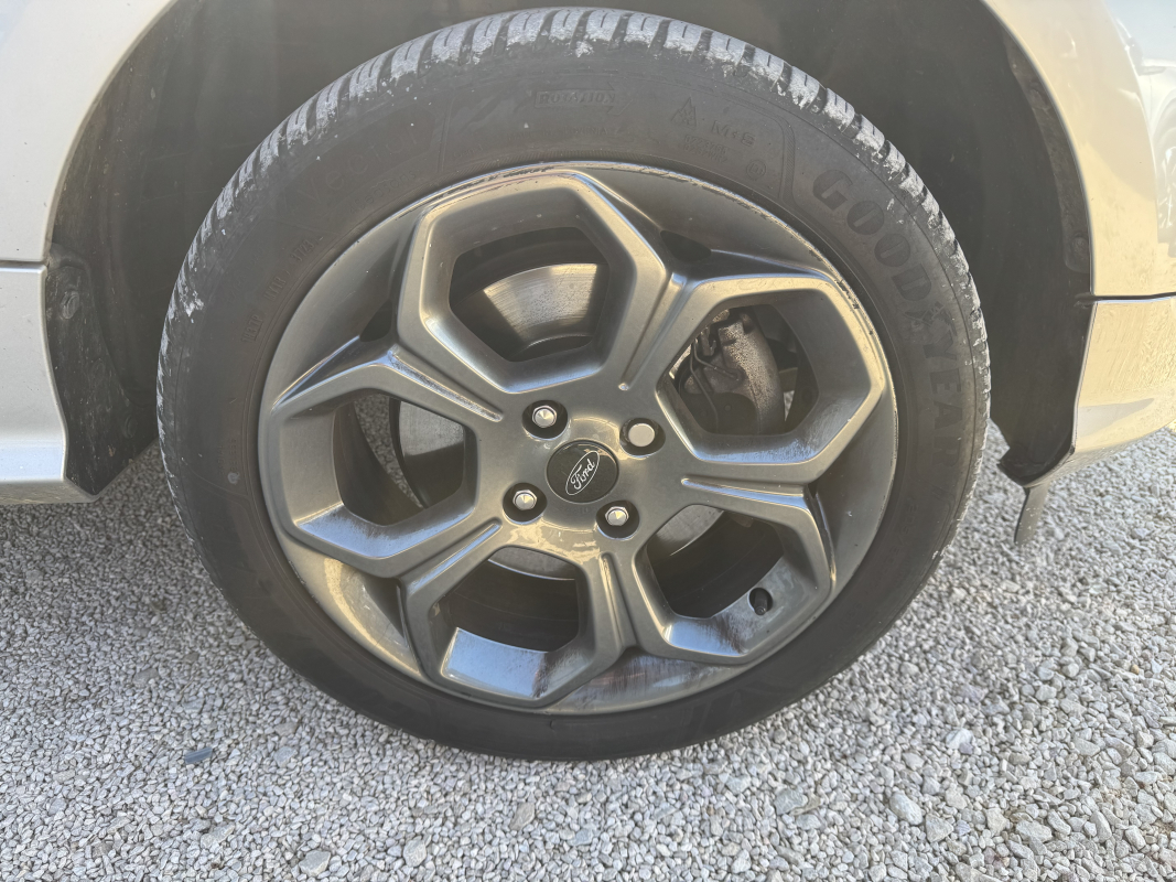 Ford Ecosport — 18