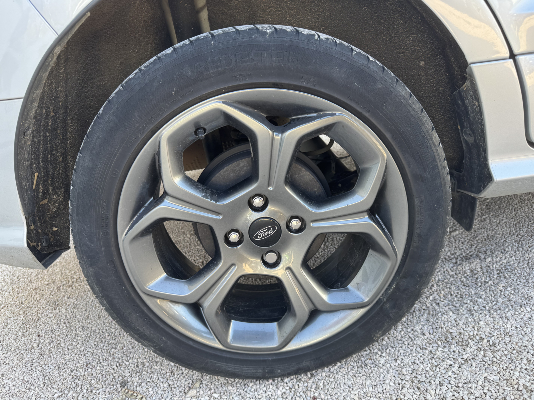 Ford Ecosport — 19