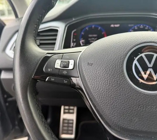 Volkswagen T-roc — 15