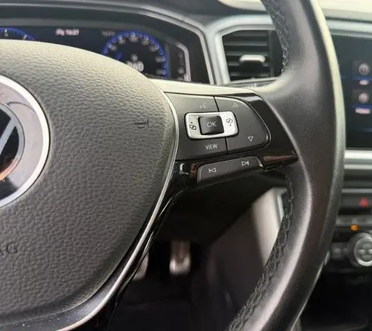 Volkswagen T-roc — 18