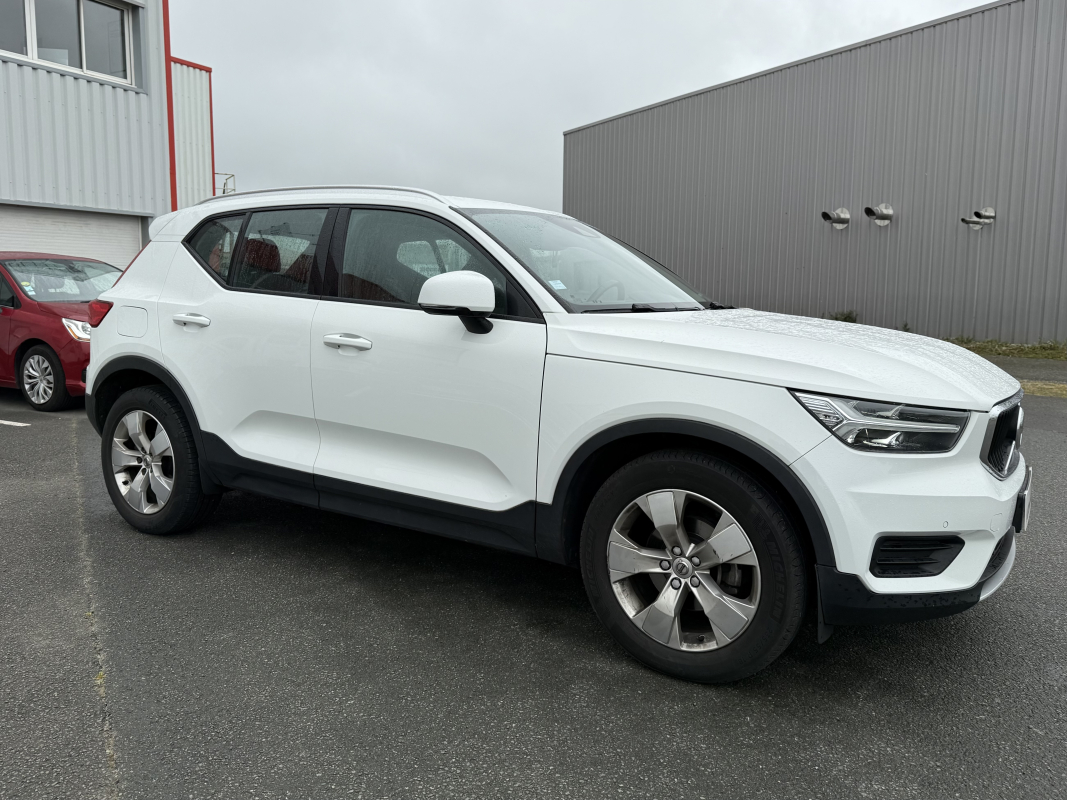 Volvo VOLVO XC40 — 3
