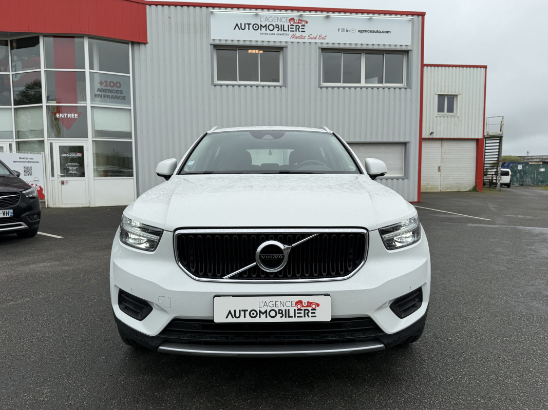 Volvo VOLVO XC40 — 2