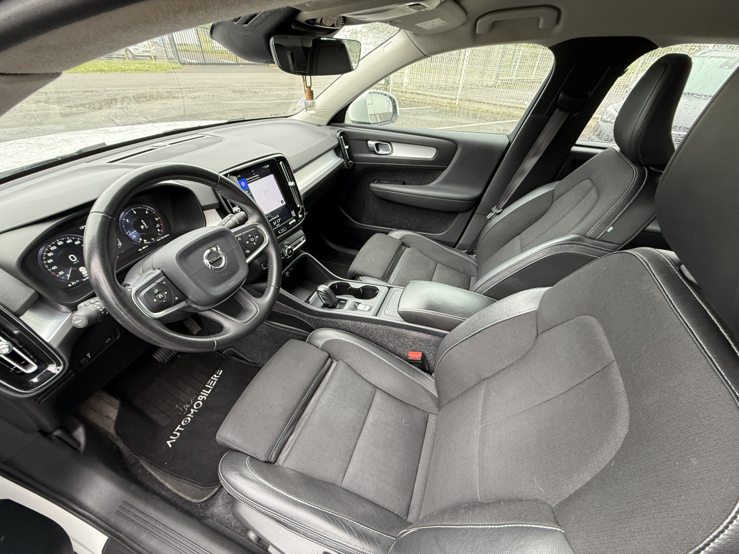Volvo VOLVO XC40 — 9