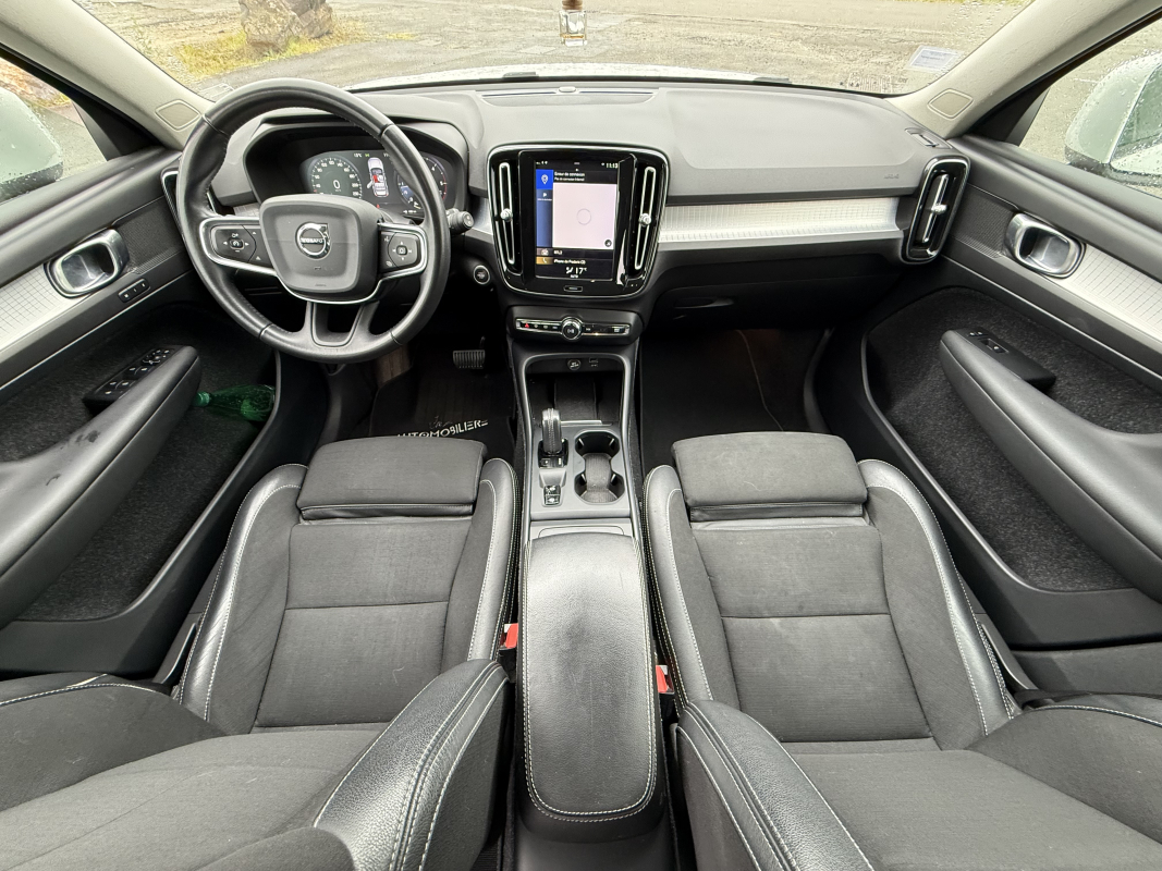 Volvo VOLVO XC40 — 16
