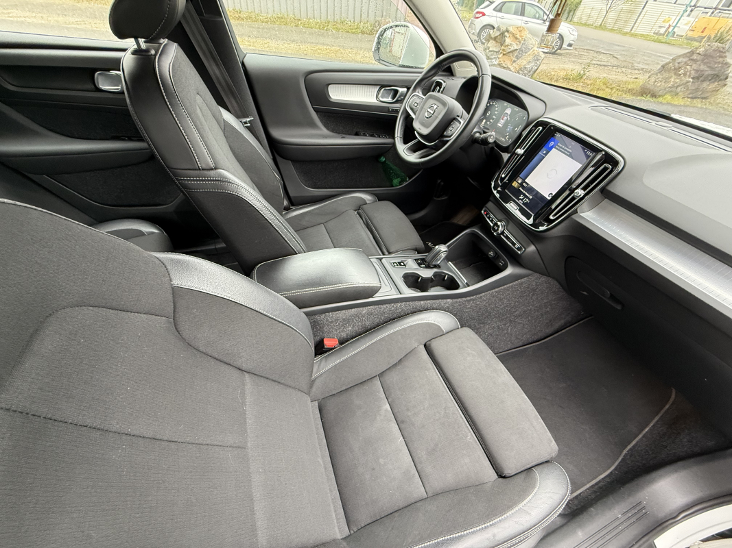 Volvo VOLVO XC40 — 14