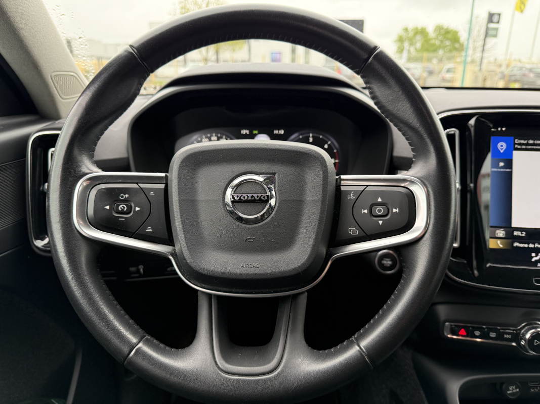 Volvo VOLVO XC40 — 17
