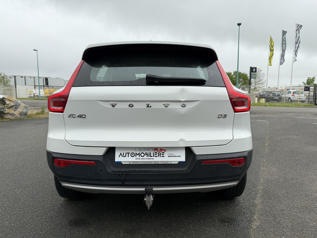 Volvo VOLVO XC40 — 6