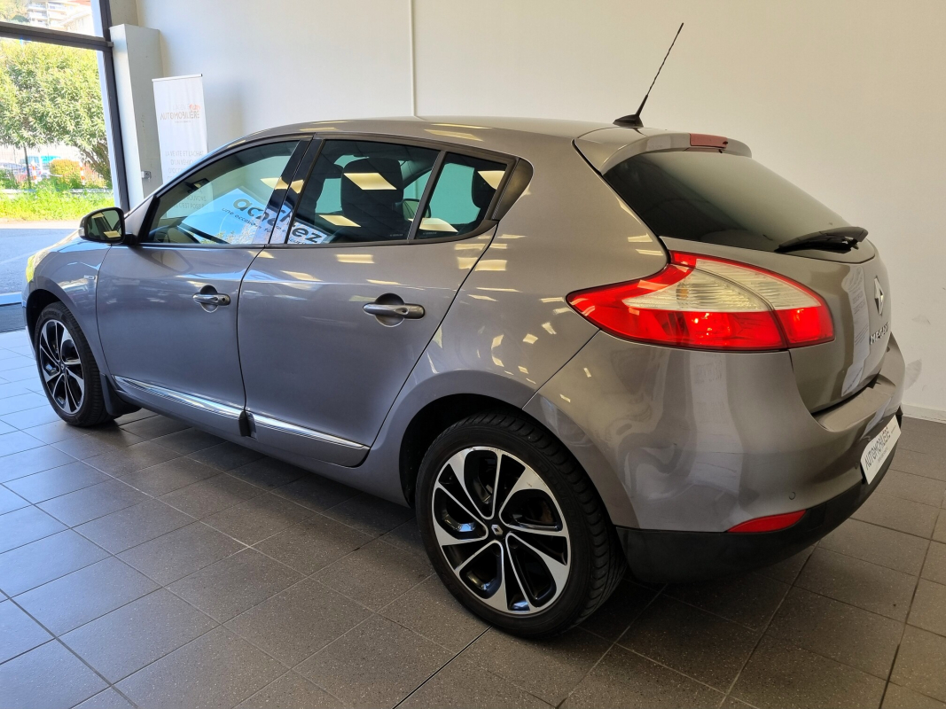 Renault RENAULT MEGANE III — 2