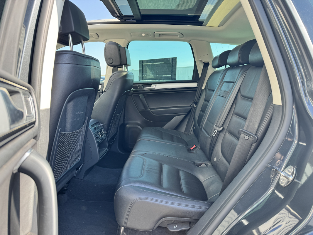 Volkswagen Touareg — 12