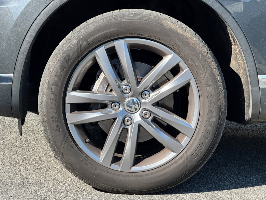 Volkswagen Touareg — 37