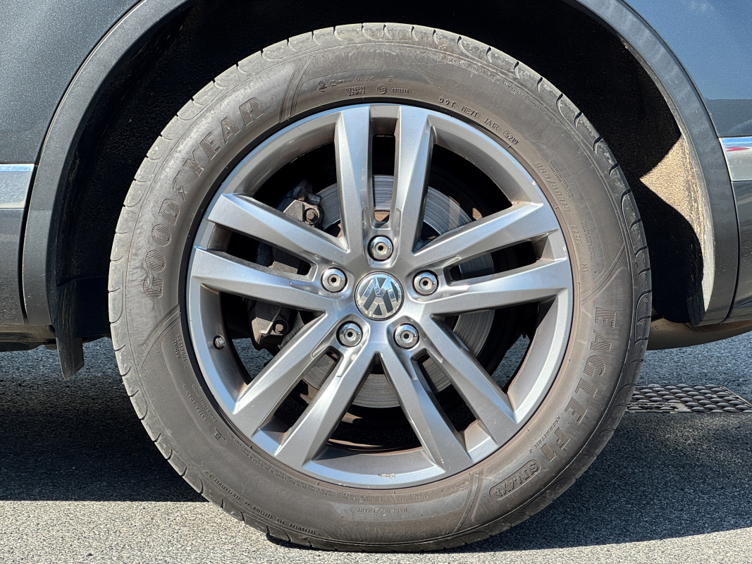 Volkswagen Touareg — 38