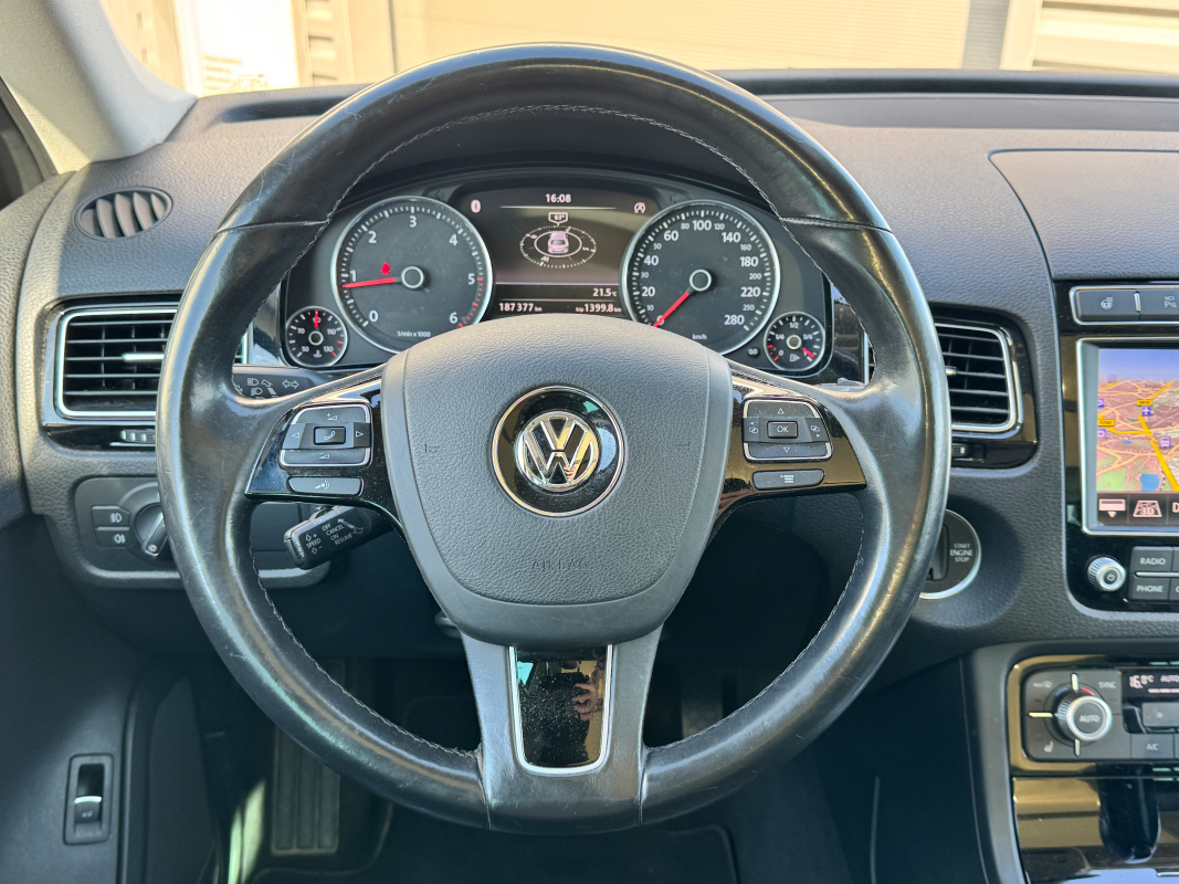 Volkswagen Touareg — 14