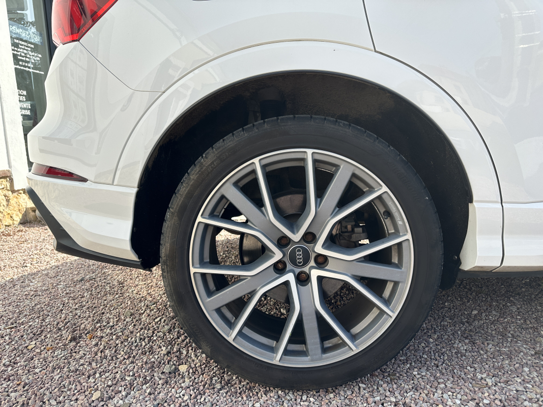 Audi Audi Q3 — 25