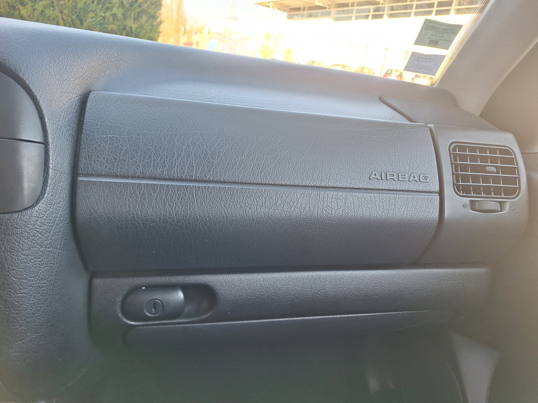 Volkswagen Golf — 24