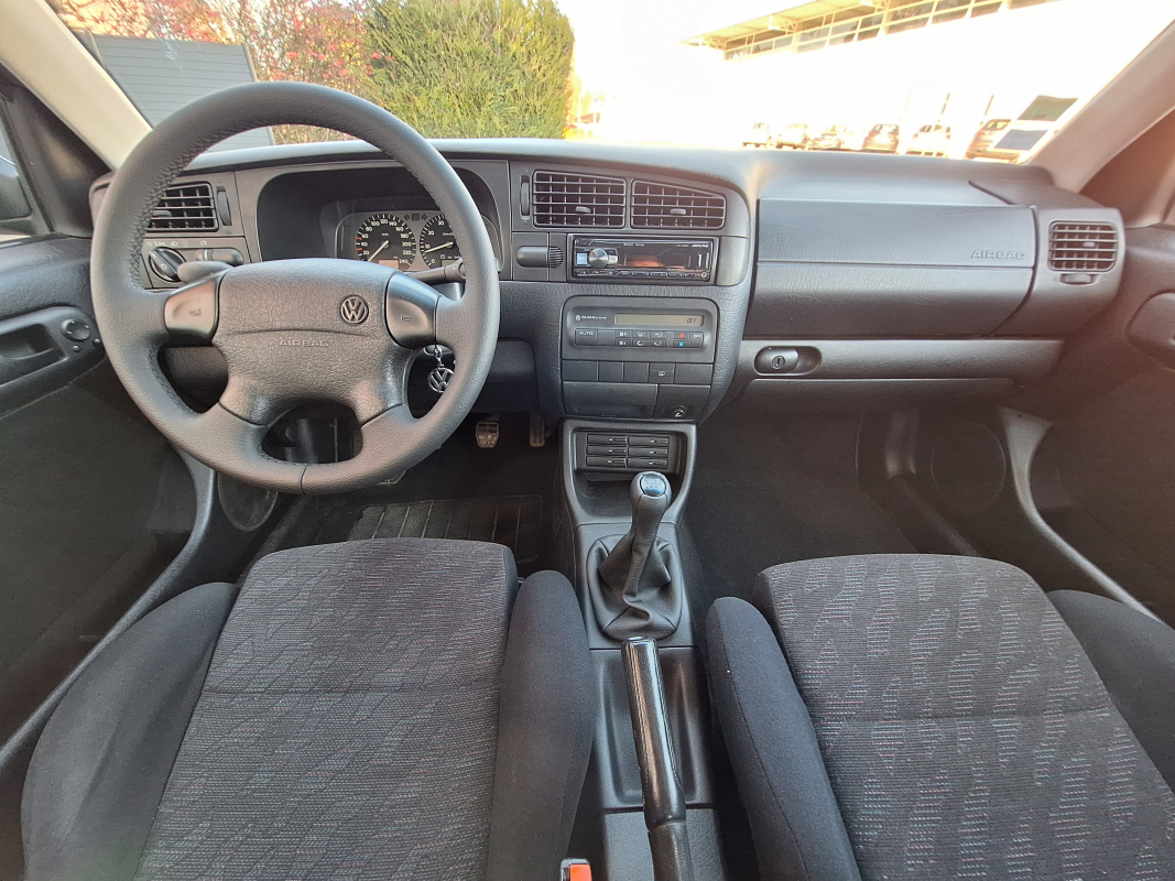 Volkswagen Golf — 15
