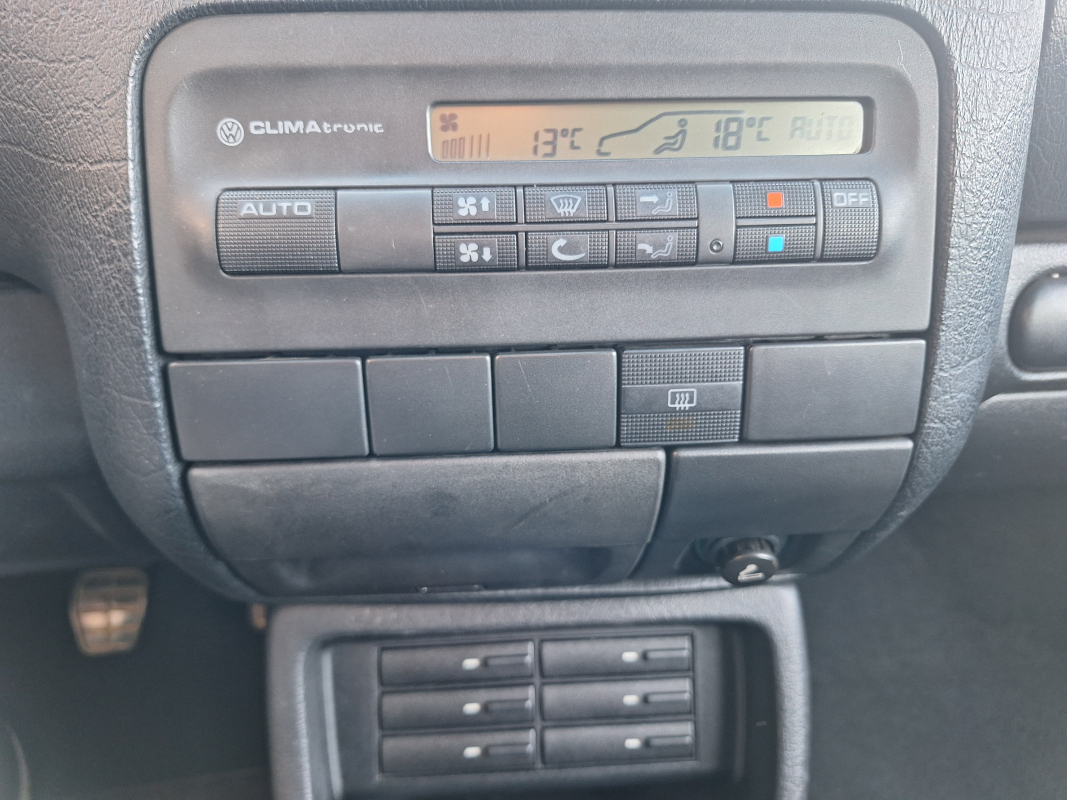 Volkswagen Golf — 19