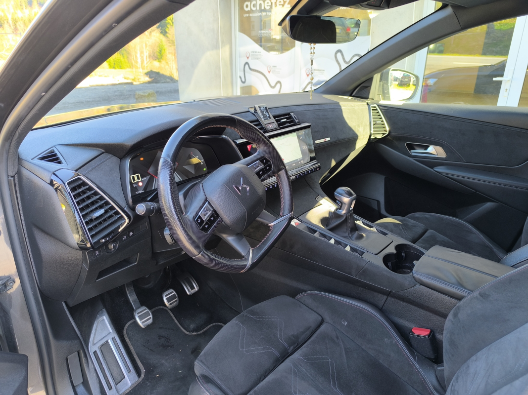DS DS7 CROSSBACK — 15