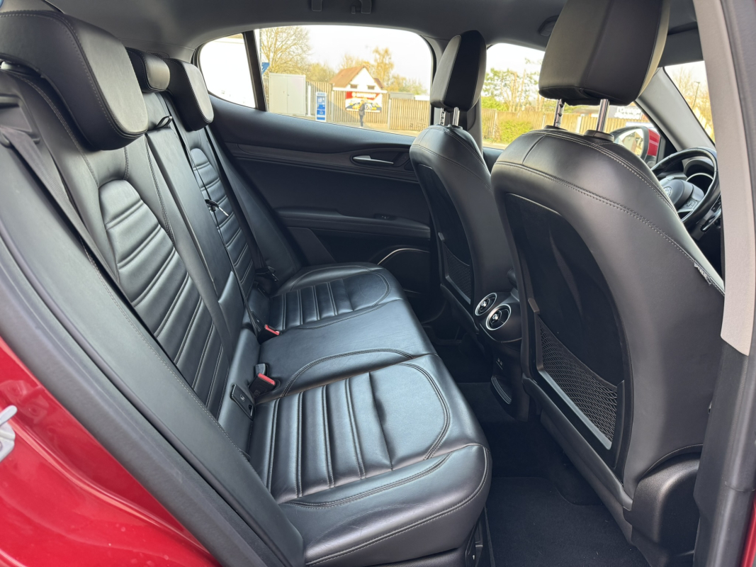 Alfa Romeo STELVIO — 24