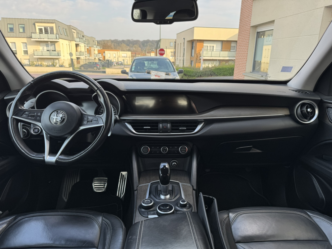 Alfa Romeo STELVIO — 11