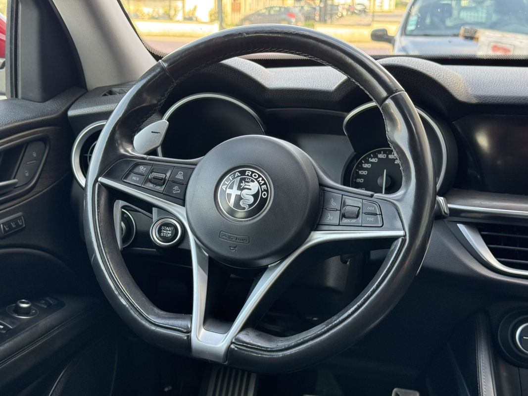 Alfa Romeo STELVIO — 12