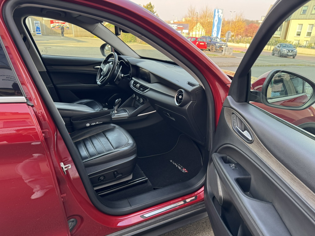 Alfa Romeo STELVIO — 10