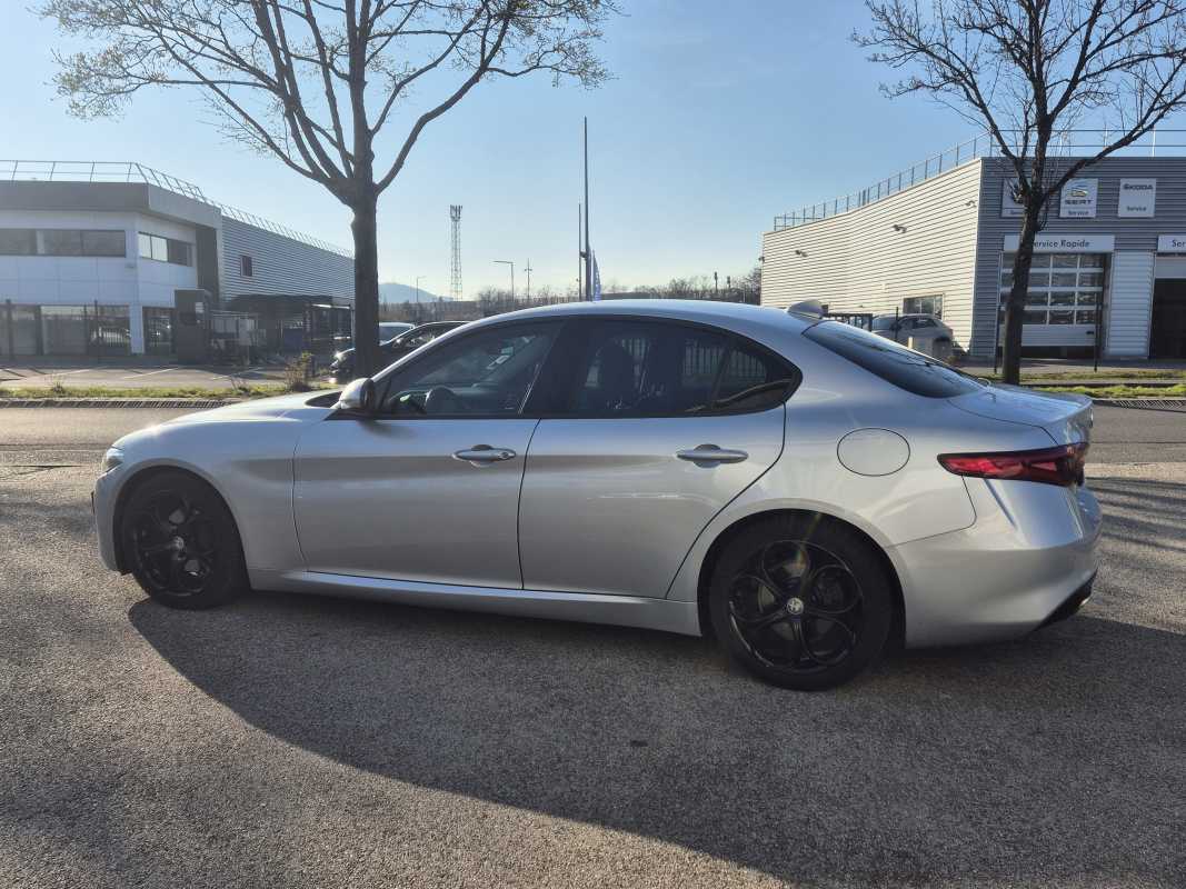 Alfa Romeo Giulia — 21
