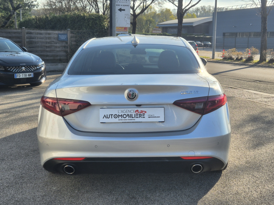 Alfa Romeo Giulia — 19