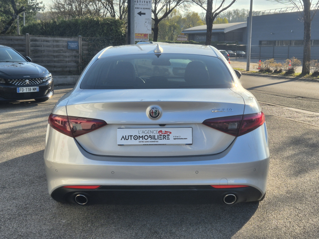 Alfa Romeo Giulia — 7