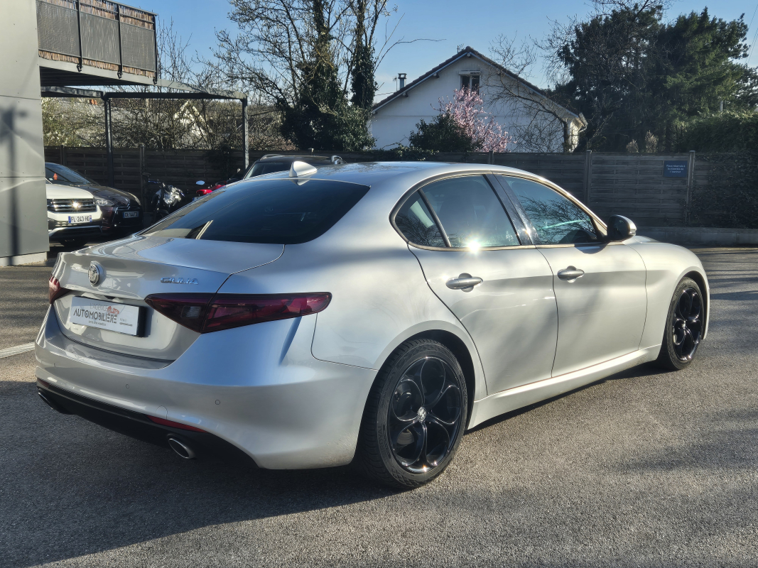 Alfa Romeo Giulia — 8