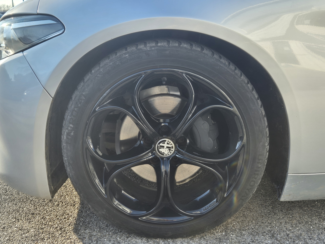Alfa Romeo Giulia — 18