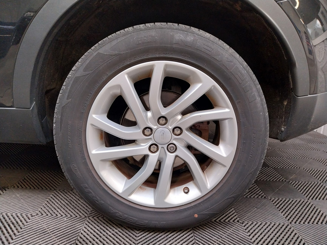 Land Rover Discovery Sport — 23