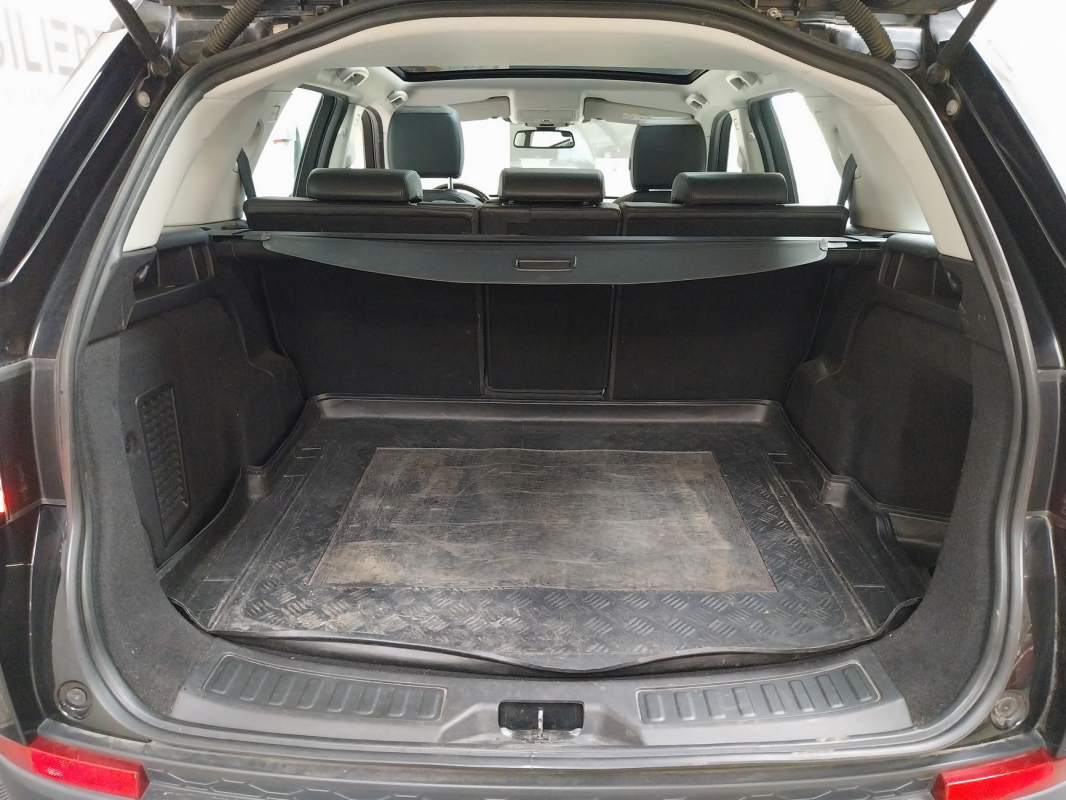 Land Rover Discovery Sport — 18