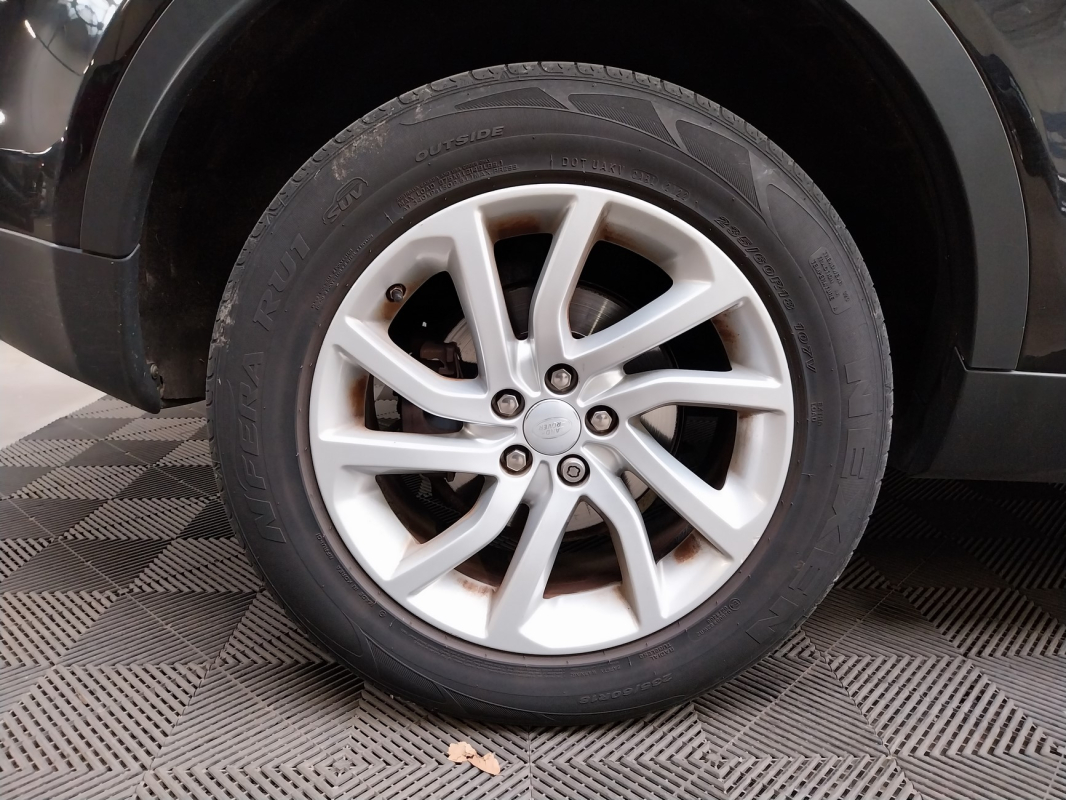 Land Rover Discovery Sport — 24