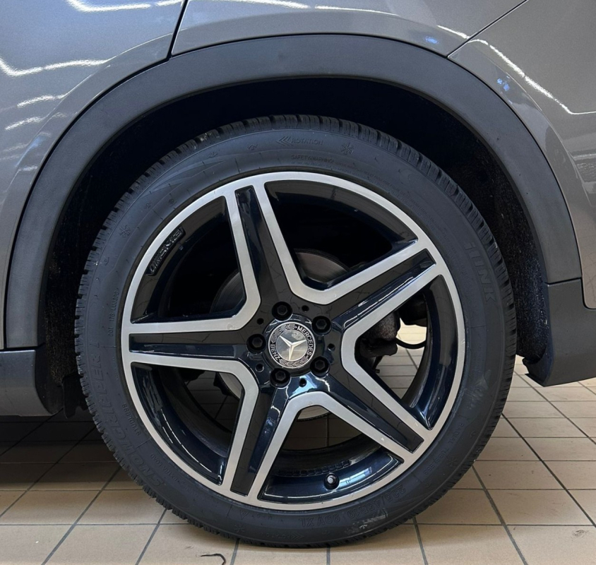 Mercedes GLA — 36