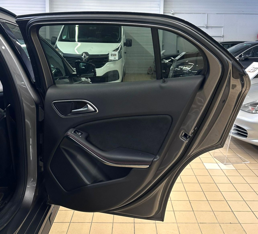 Mercedes GLA — 33
