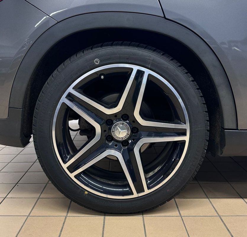 Mercedes GLA — 37