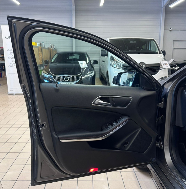 Mercedes GLA — 30