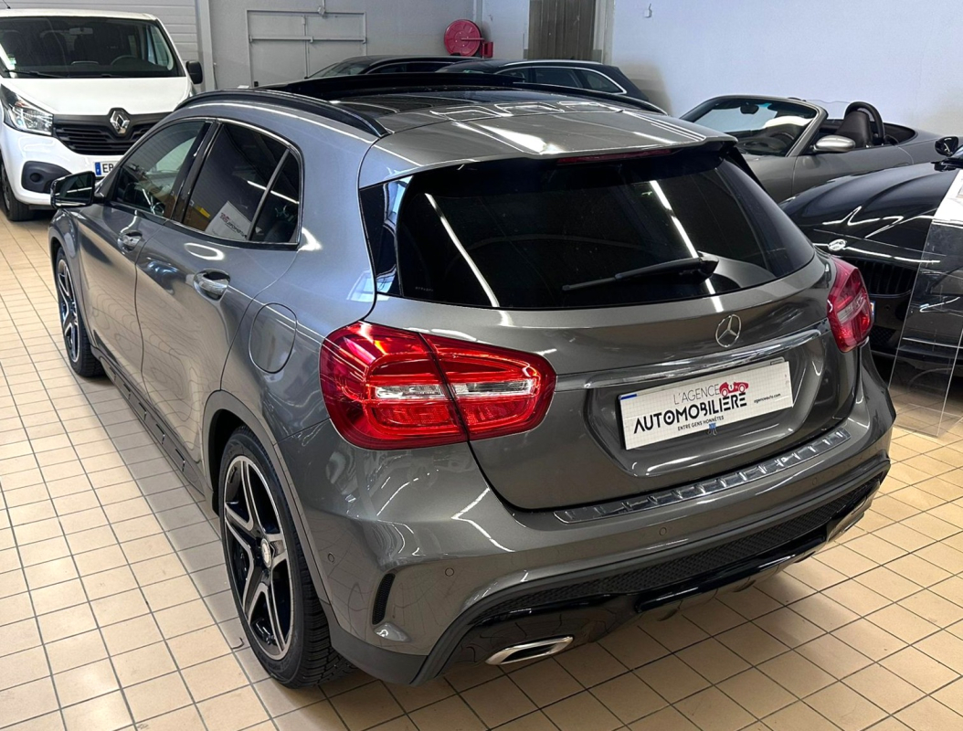 Mercedes GLA — 12