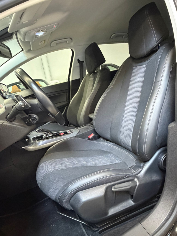 Peugeot 308 — 7