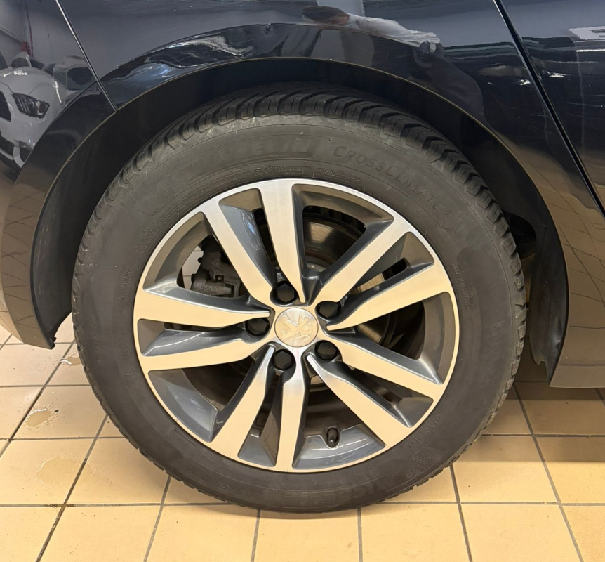 Peugeot 308 — 25