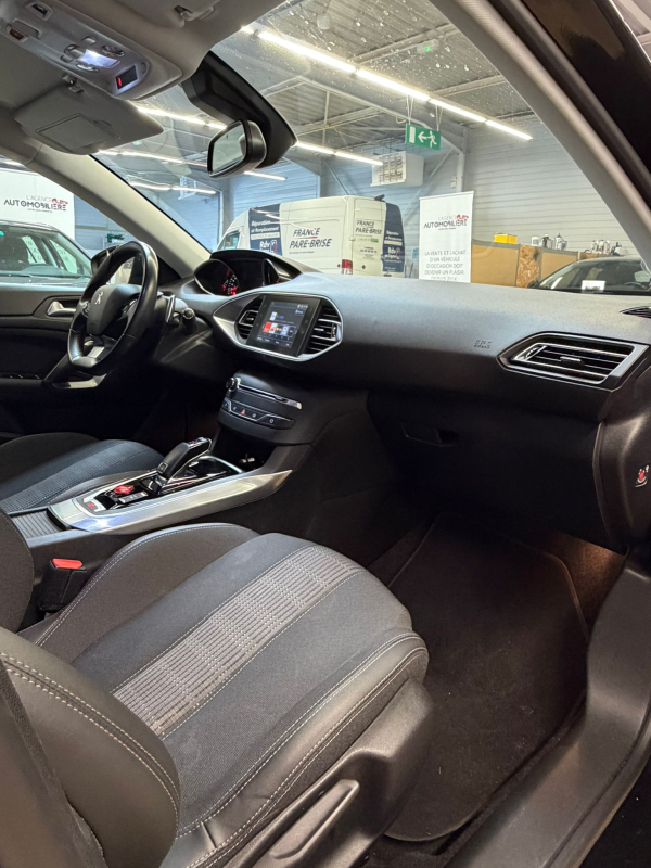 Peugeot 308 — 13