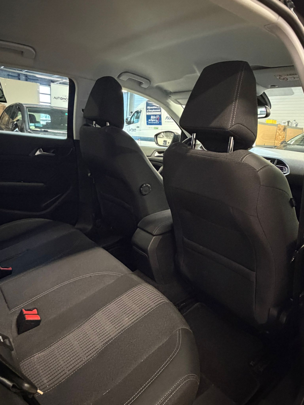 Peugeot 308 — 12