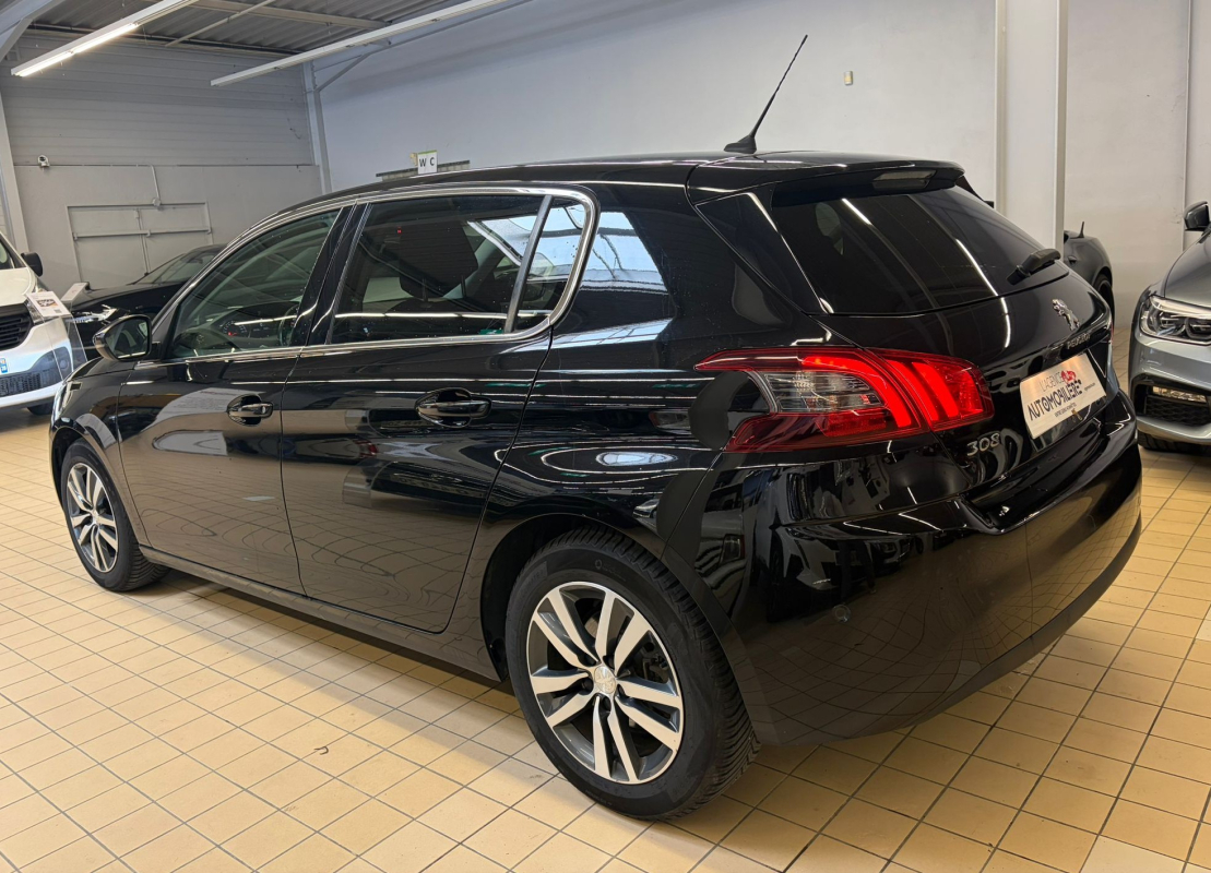Peugeot 308 — 2