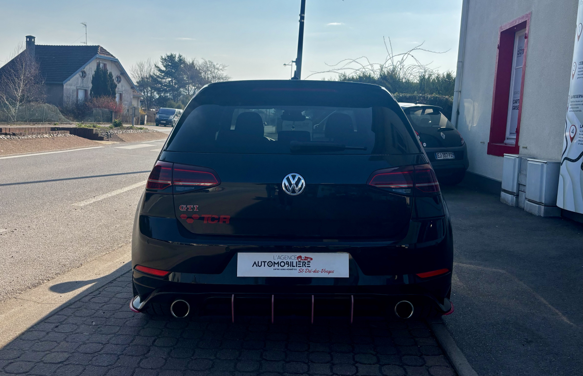 Volkswagen Golf — 5