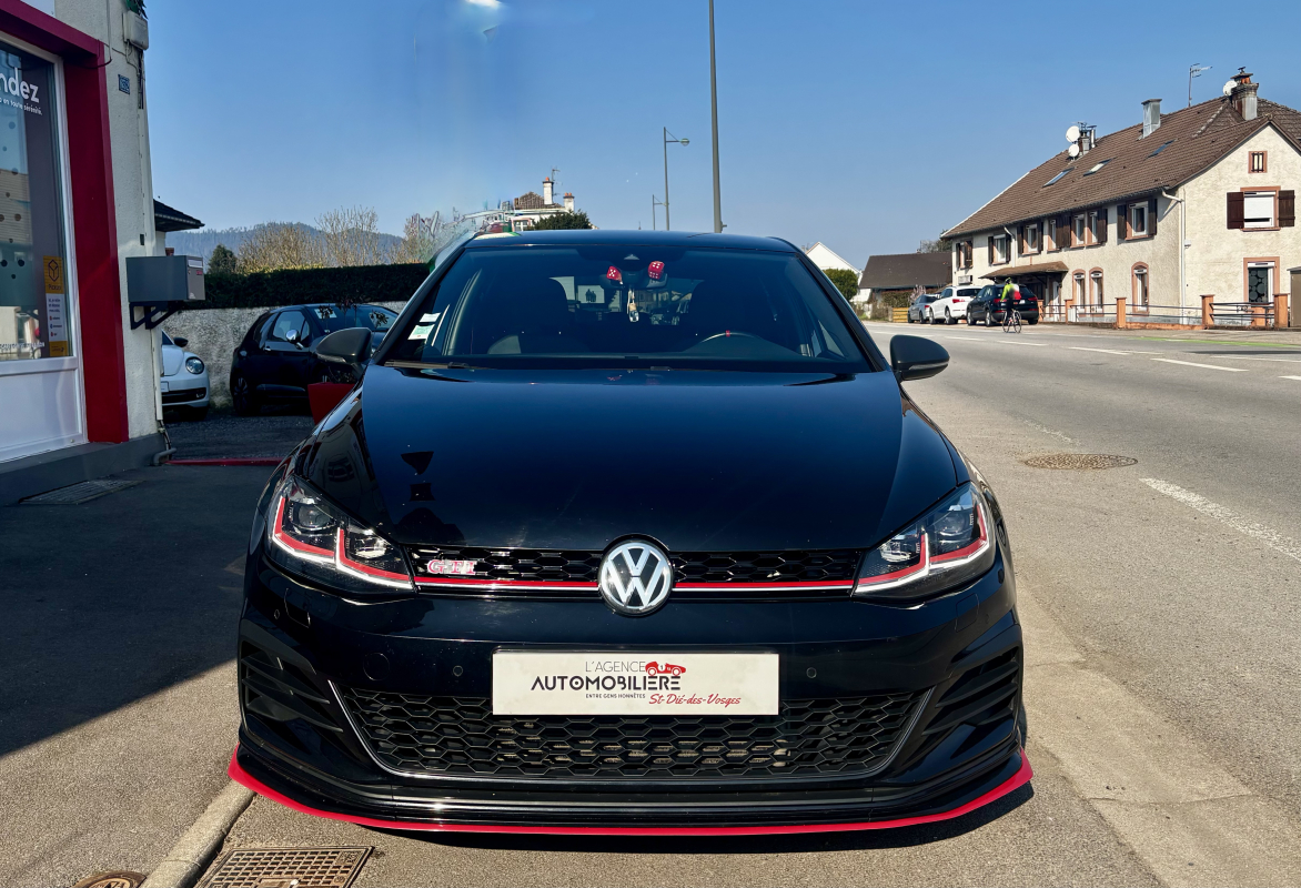 Volkswagen Golf — 2