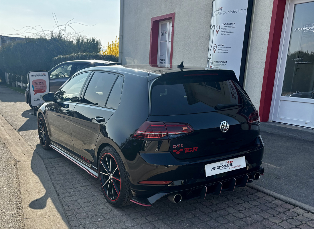 Volkswagen Golf — 6