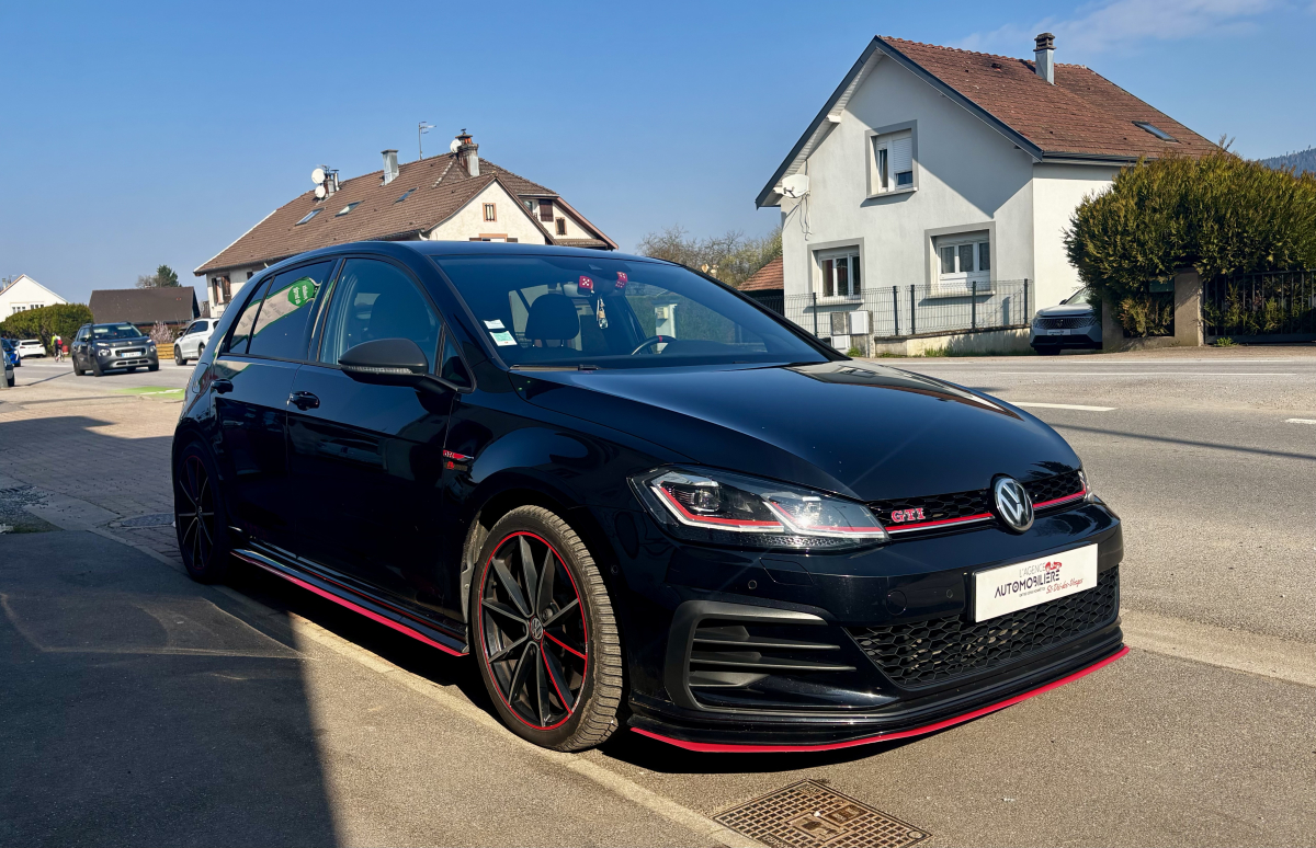 Volkswagen Golf — 3