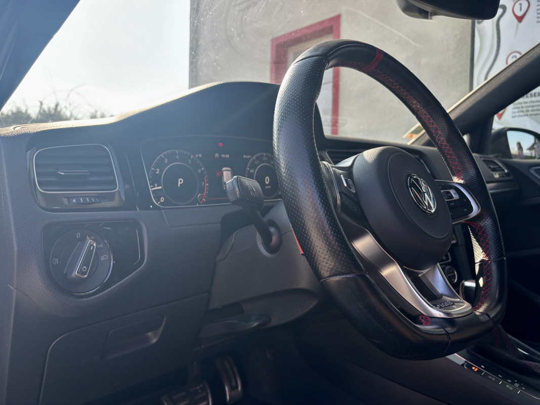 Volkswagen Golf — 31